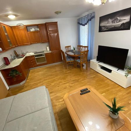 Shadi Apartment Koper Exteriör bild
