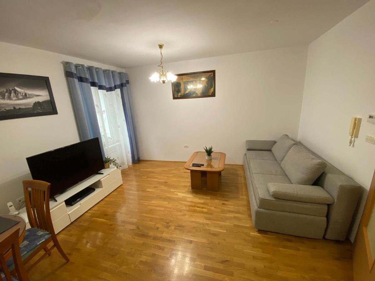 Shadi Apartment Koper Exteriör bild