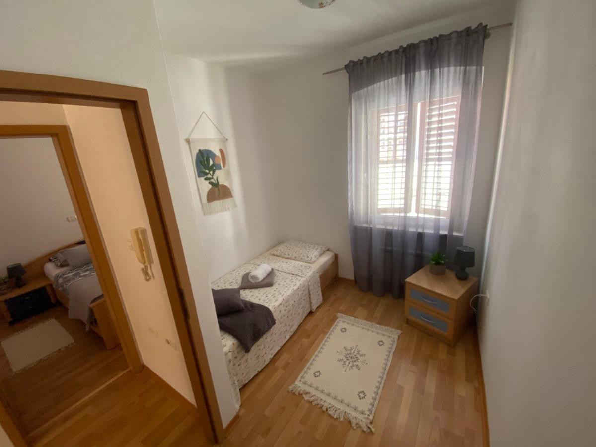 Shadi Apartment Koper Exteriör bild
